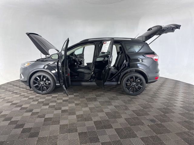 Used 2018 Ford Escape SE w/ SE Sport Appearance Package image 11