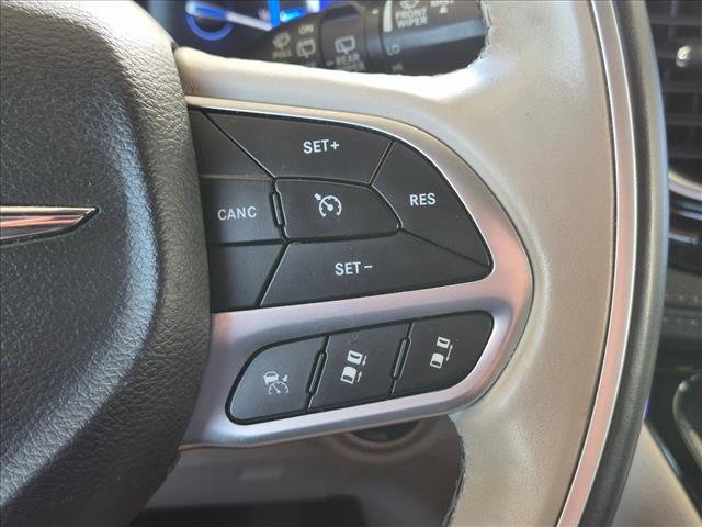 Used 2018 Chrysler Pacifica Limited w/ Advanced Safetytec Group FWD image 5