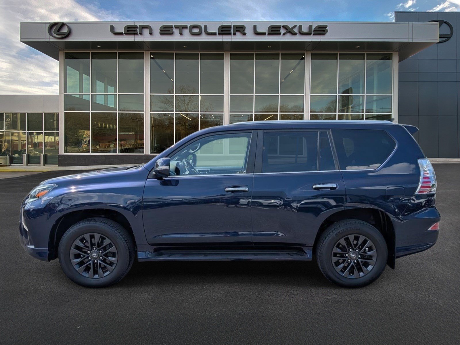 Used 2023 Lexus GX 460 Premium w/ Premium Plus Package AWD/4WD image 6