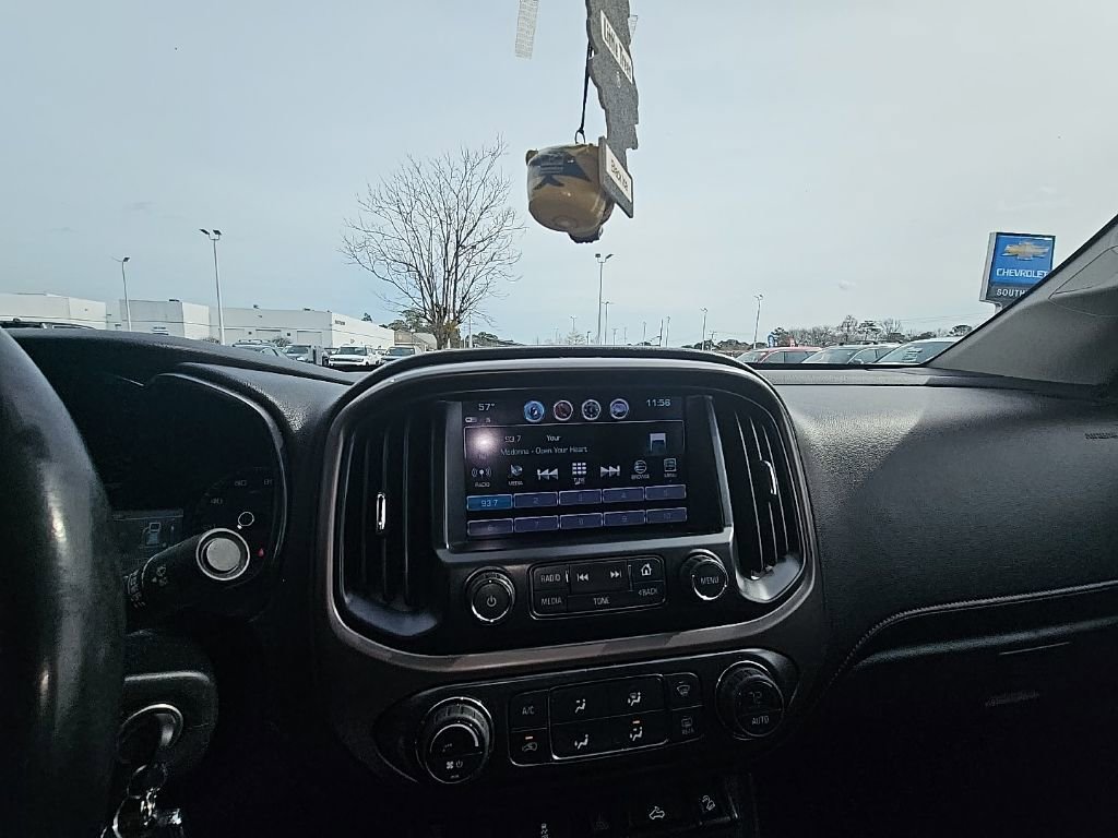 Used 2017 GMC Canyon SLE w/ All Terrain Package image 19