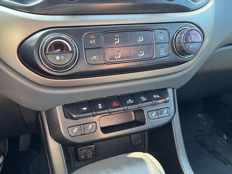 Used 2019 Chevrolet Colorado Z71 AWD/4WD image 19