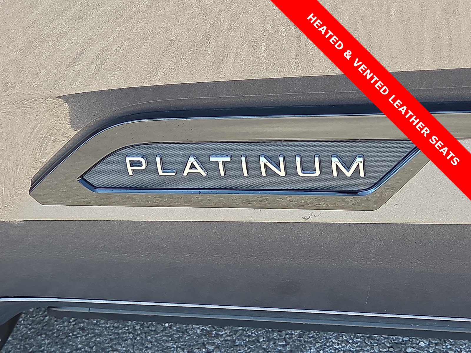 Used 2024 Toyota Tundra Platinum AWD/4WD image 8