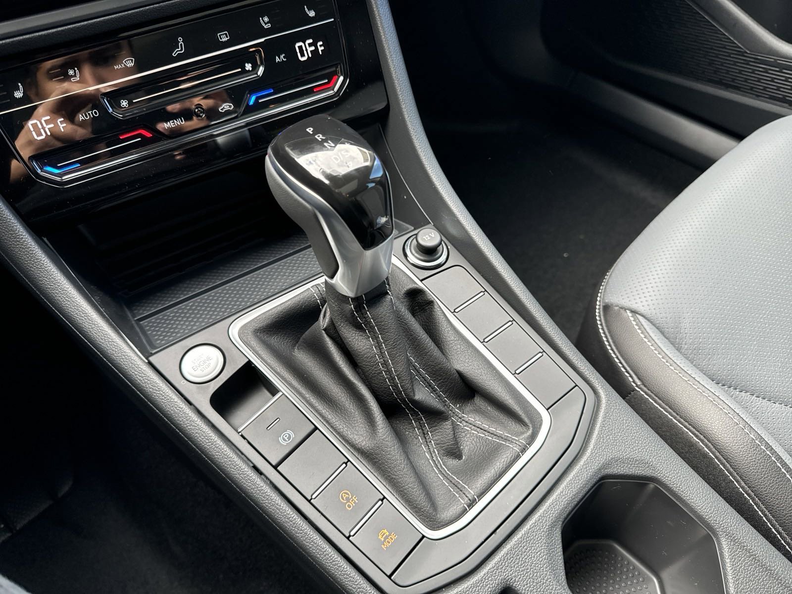 New 2026 Volkswagen Jetta SEL FWD image 14