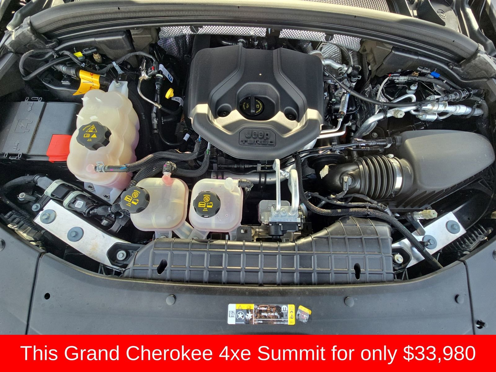 Used 2022 Jeep Grand Cherokee Summit w/ Advanced Protech Group IV AWD/4WD image 39