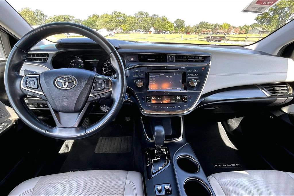 Used 2017 Toyota Avalon Limited w/ Carpet Mat Package FWD image 13