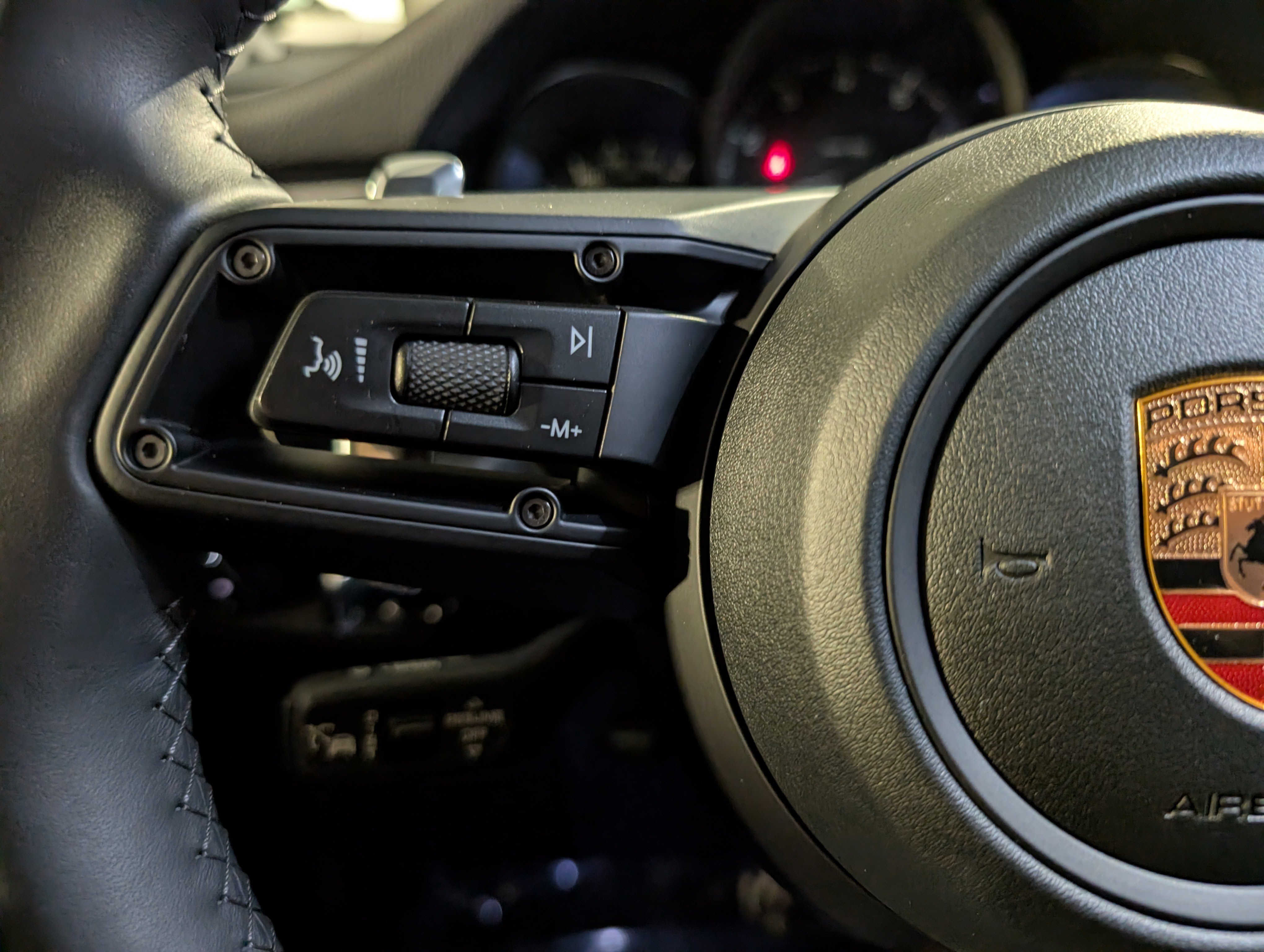 Certified 2026 Porsche Macan AWD/4WD image 29
