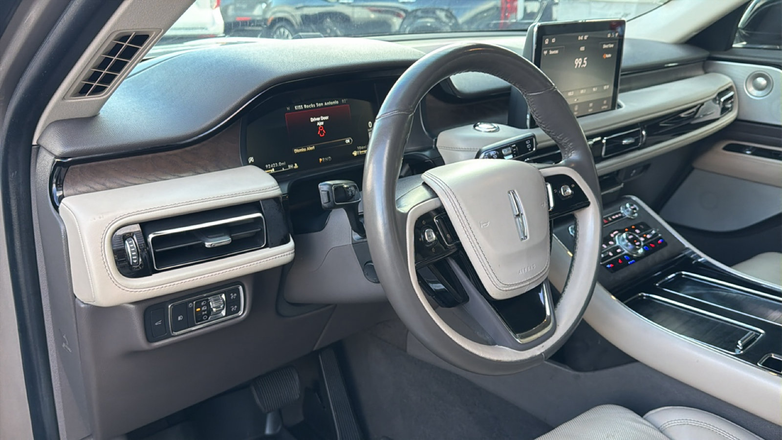 Used 2020 Lincoln Aviator Reserve w/ Equipment Group 201A RWD image 17
