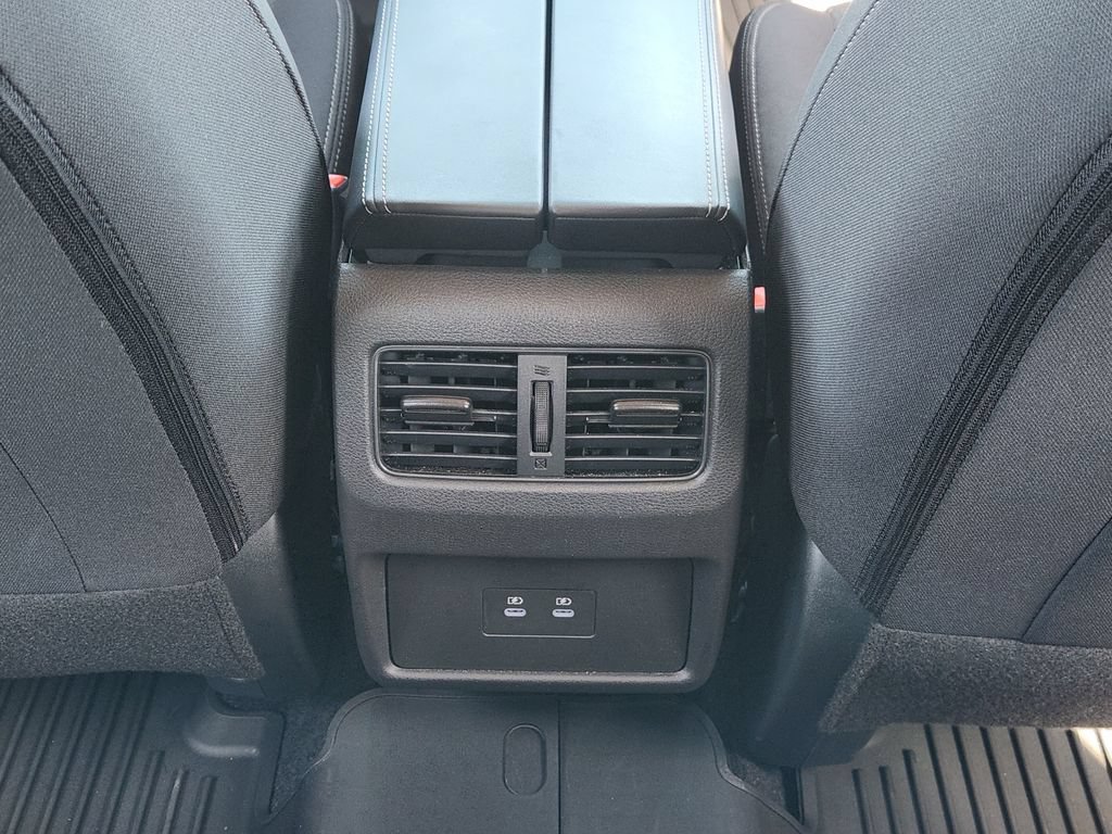 Used 2025 Nissan Rogue SV FWD image 21