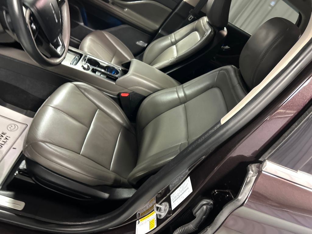 Used 2023 Lincoln Corsair Reserve image 12
