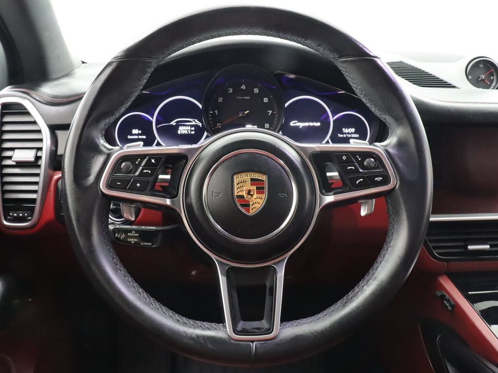 Used 2023 Porsche Cayenne AWD/4WD image 18