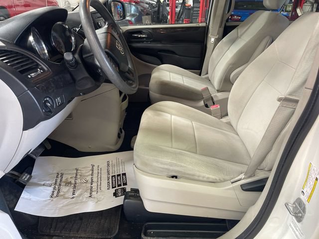 Used 2012 Dodge Grand Caravan SE FWD image 12