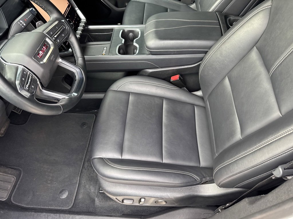 Used 2024 GMC Acadia Elevation image 12