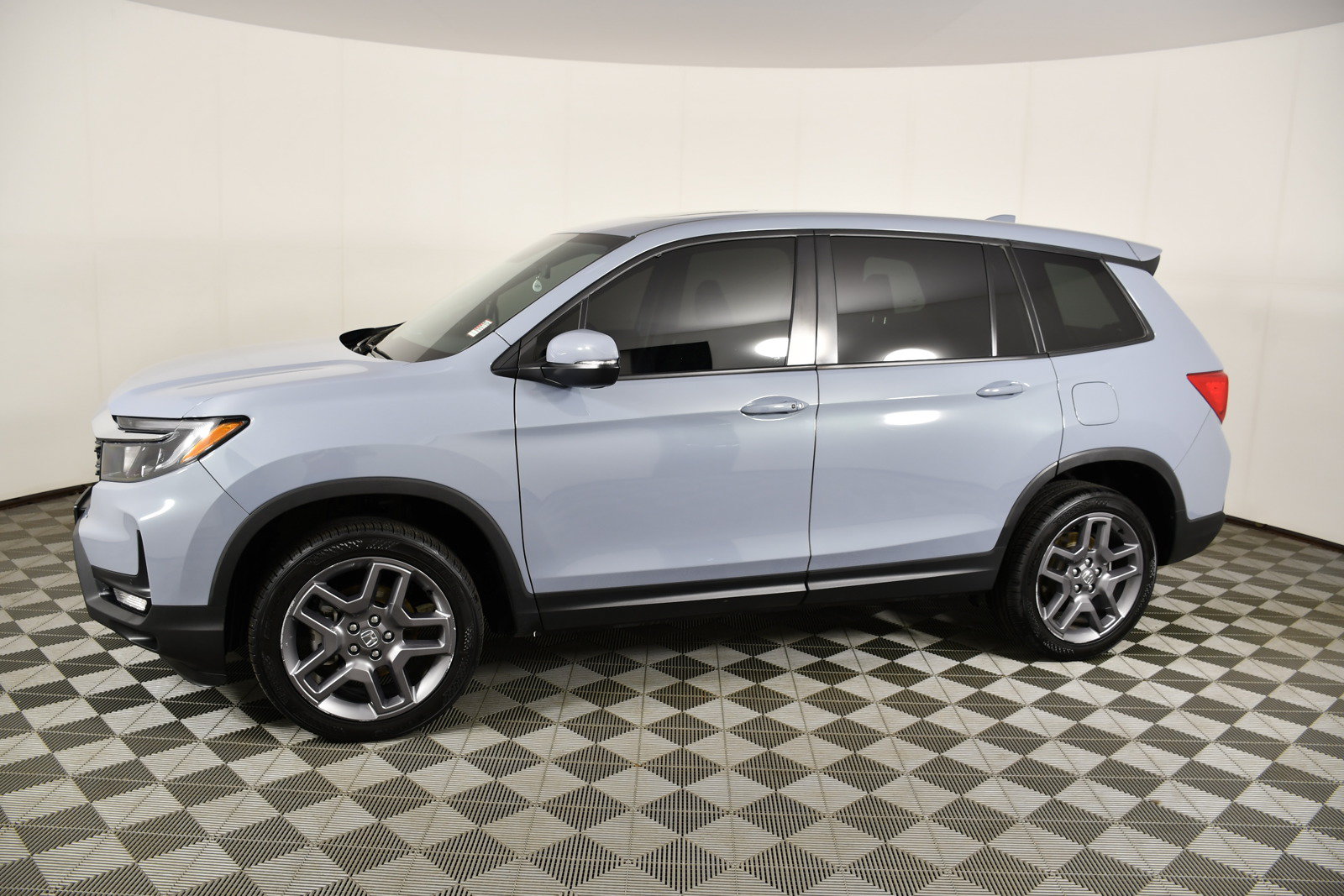Used 2023 Honda Passport EX-L image 8