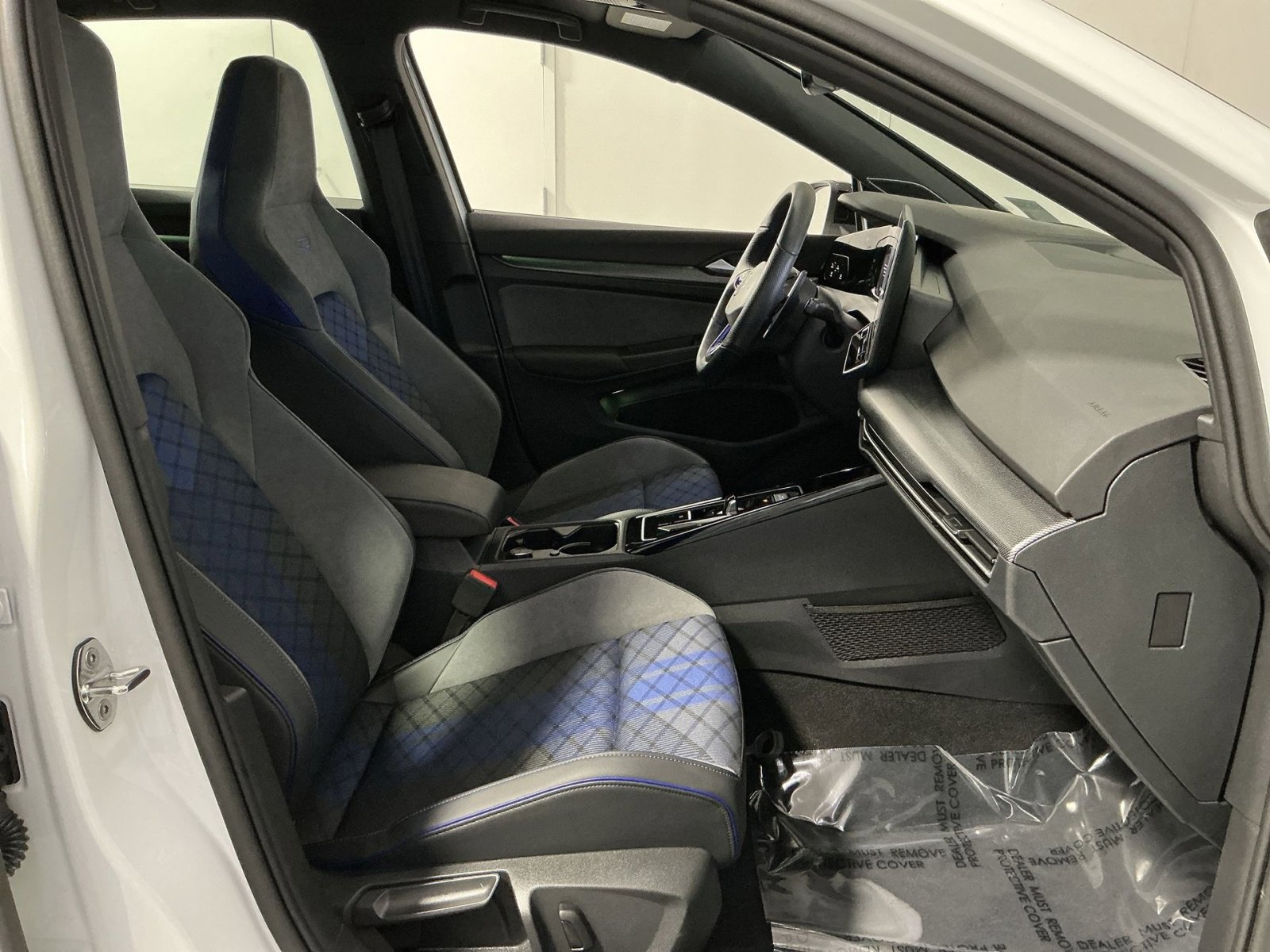 Used 2025 Volkswagen Golf w/ Euro Style Package AWD/4WD image 26