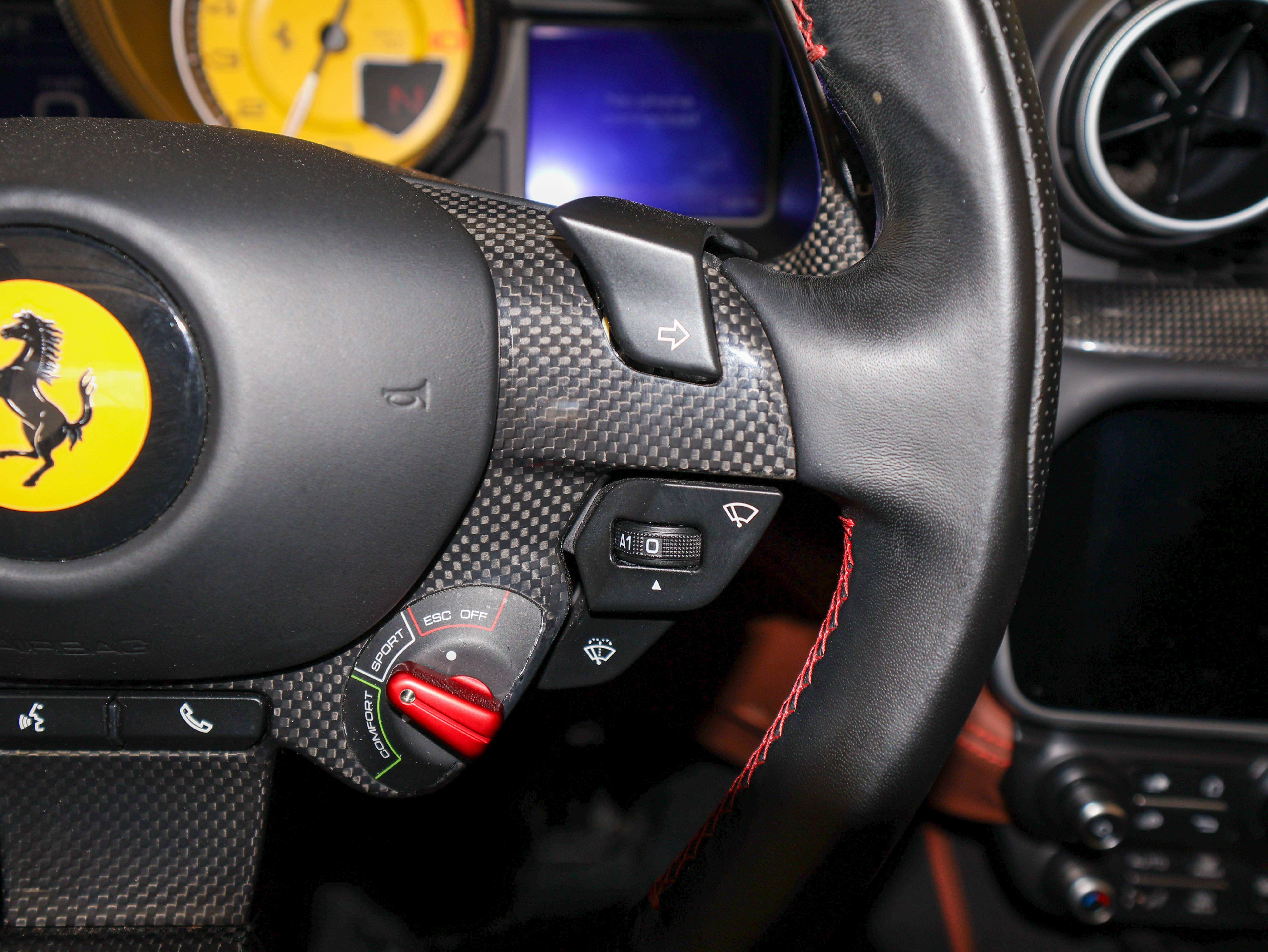 Used 2019 Ferrari Portofino RWD image 34