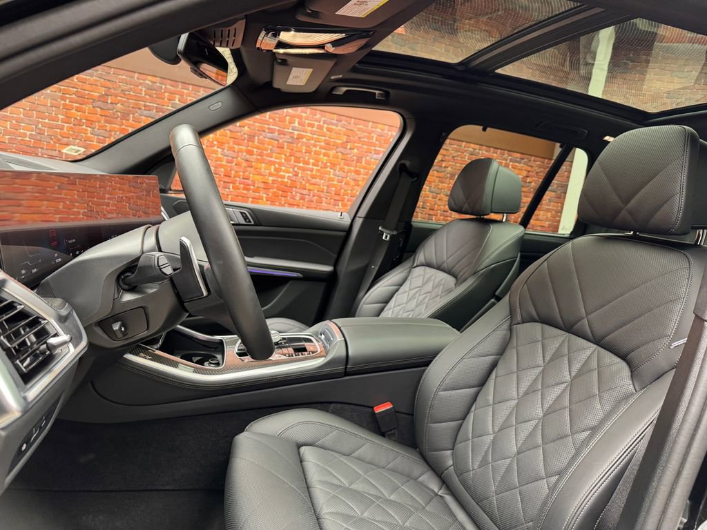 Certified 2025 BMW X5 M60i w/ Executive Package image 24