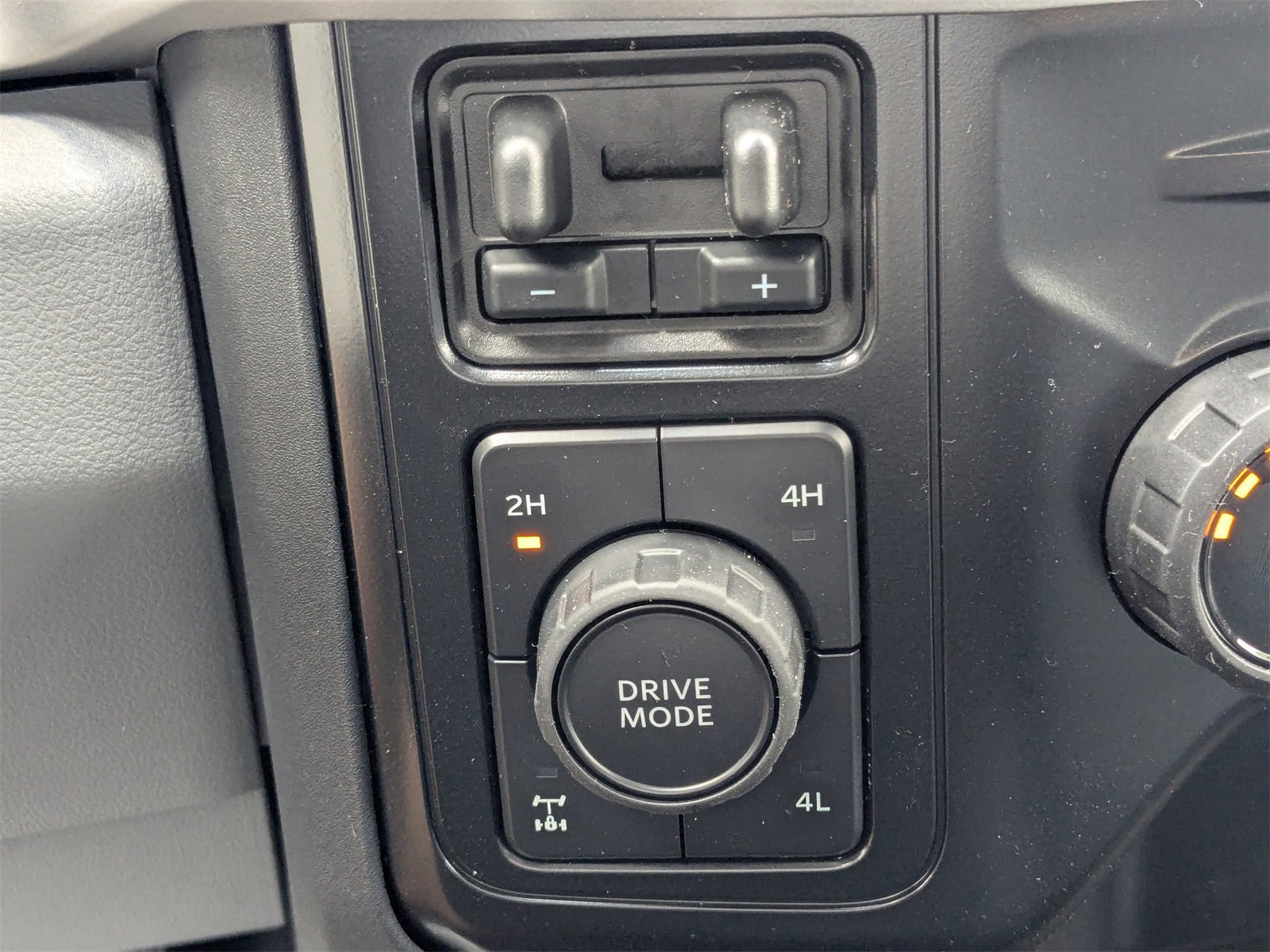 New 2025 Ford F350 XLT image 13