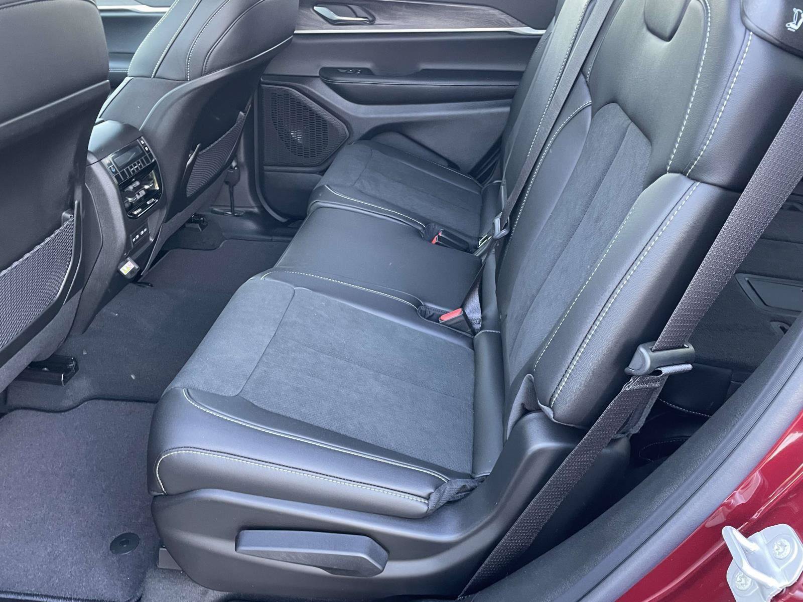 New 2026 Jeep Grand Cherokee L 4WD image 6
