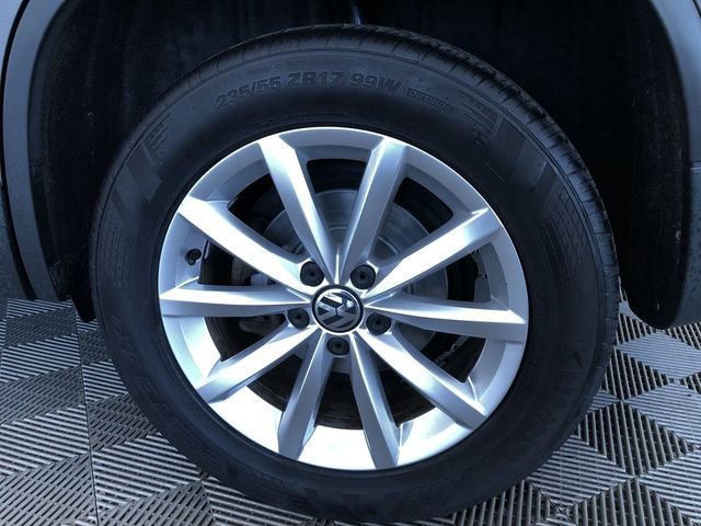 Used 2017 Volkswagen Tiguan Wolfsburg Edition AWD/4WD image 16