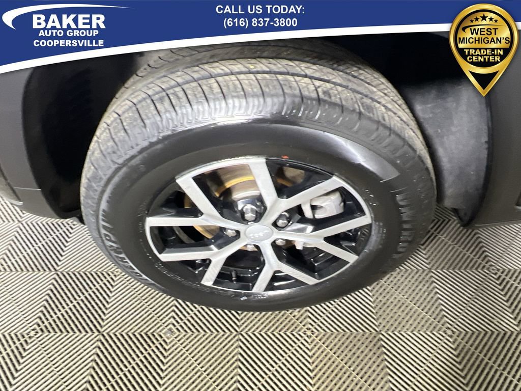 Used 2024 Jeep Grand Cherokee L Limited w/ Luxury Tech Group II image 34