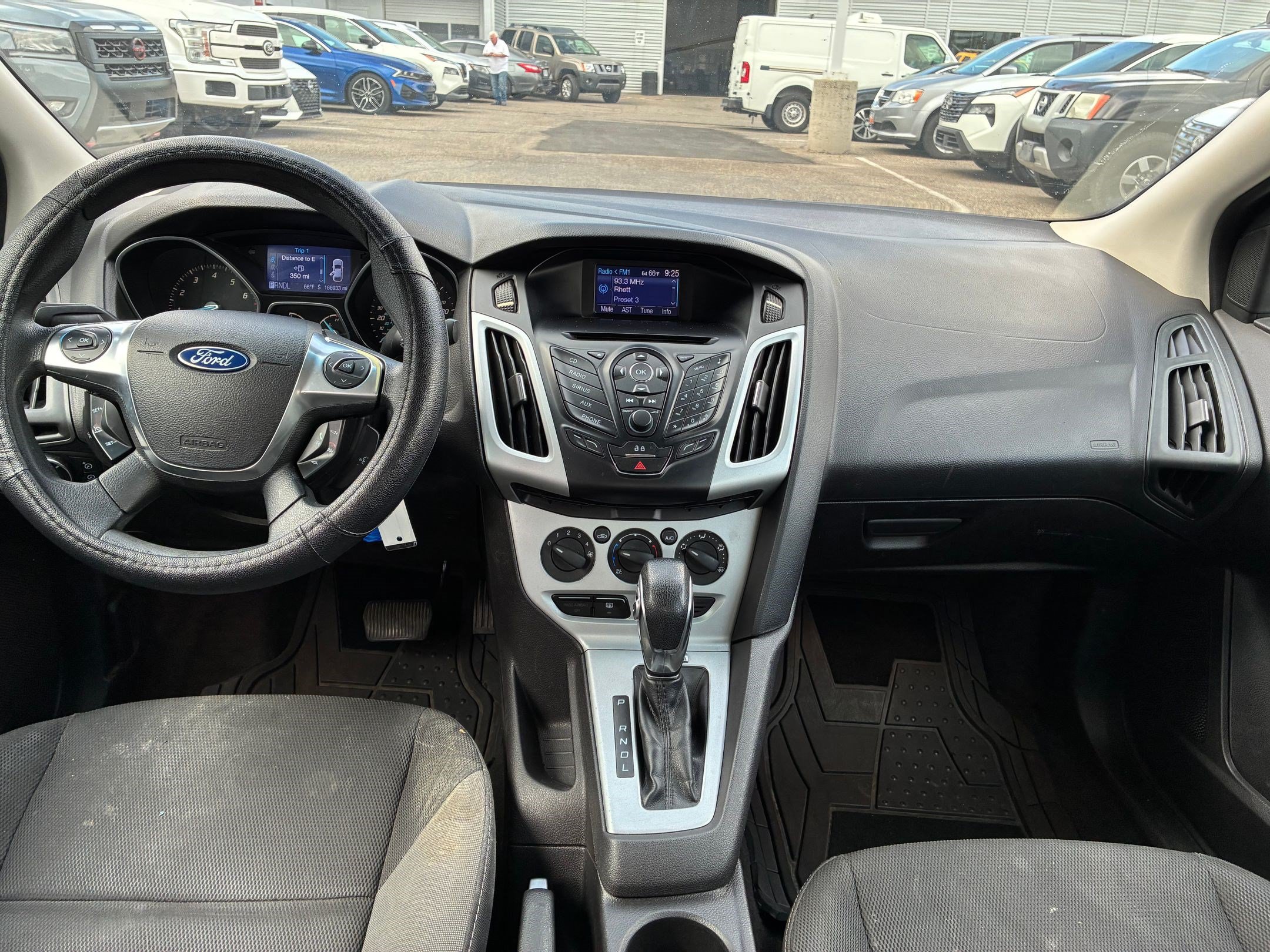 Used 2012 Ford Focus SE FWD image 25