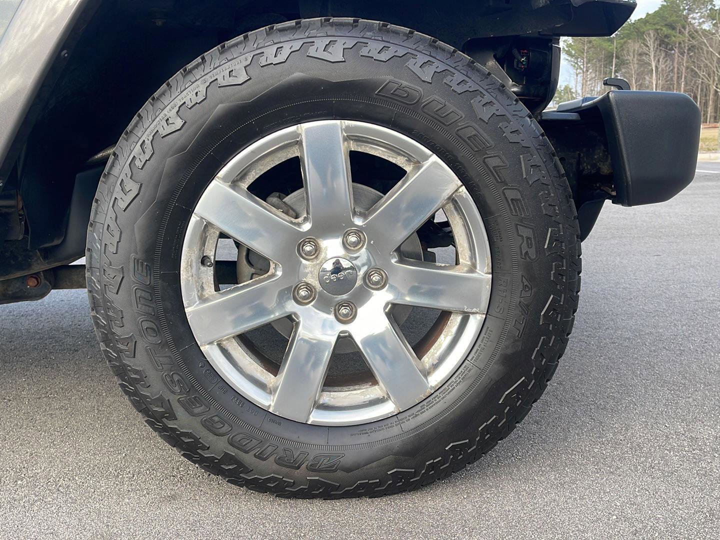 Used 2016 Jeep Wrangler Sahara w/ Connectivity Group image 9