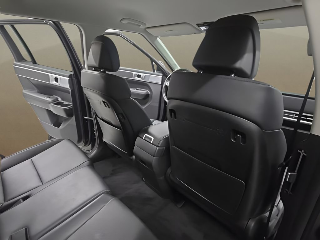 Used 2025 Hyundai Santa Fe SEL AWD/4WD image 20
