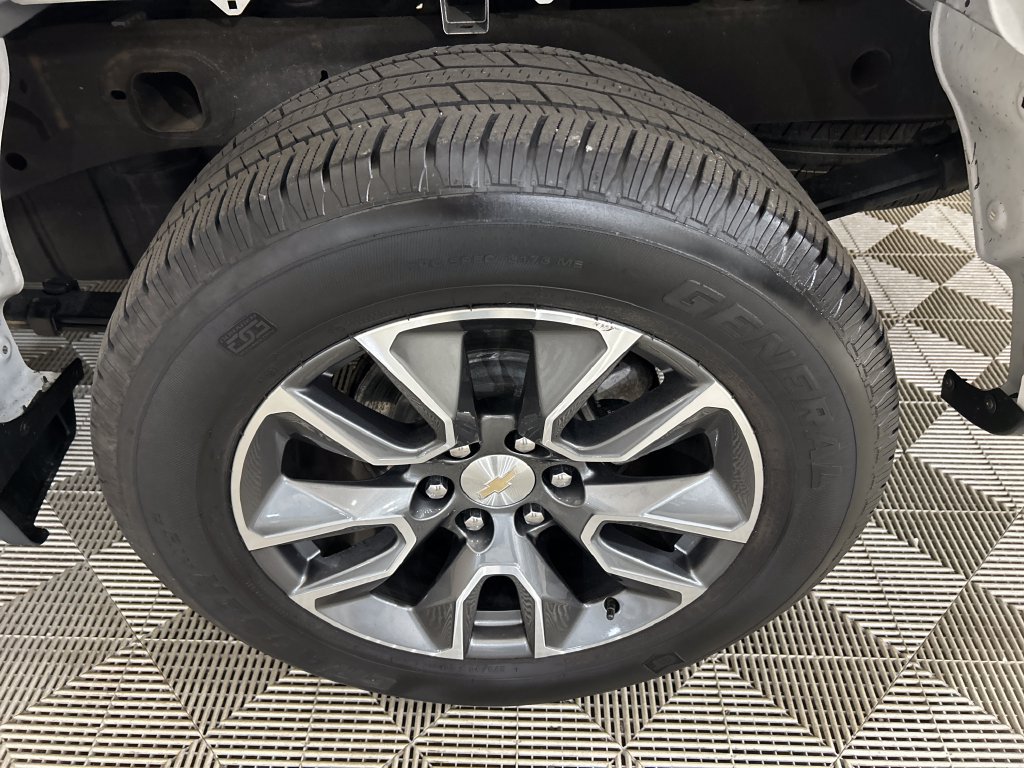 Used 2023 Chevrolet Silverado 1500 LT AWD/4WD image 11