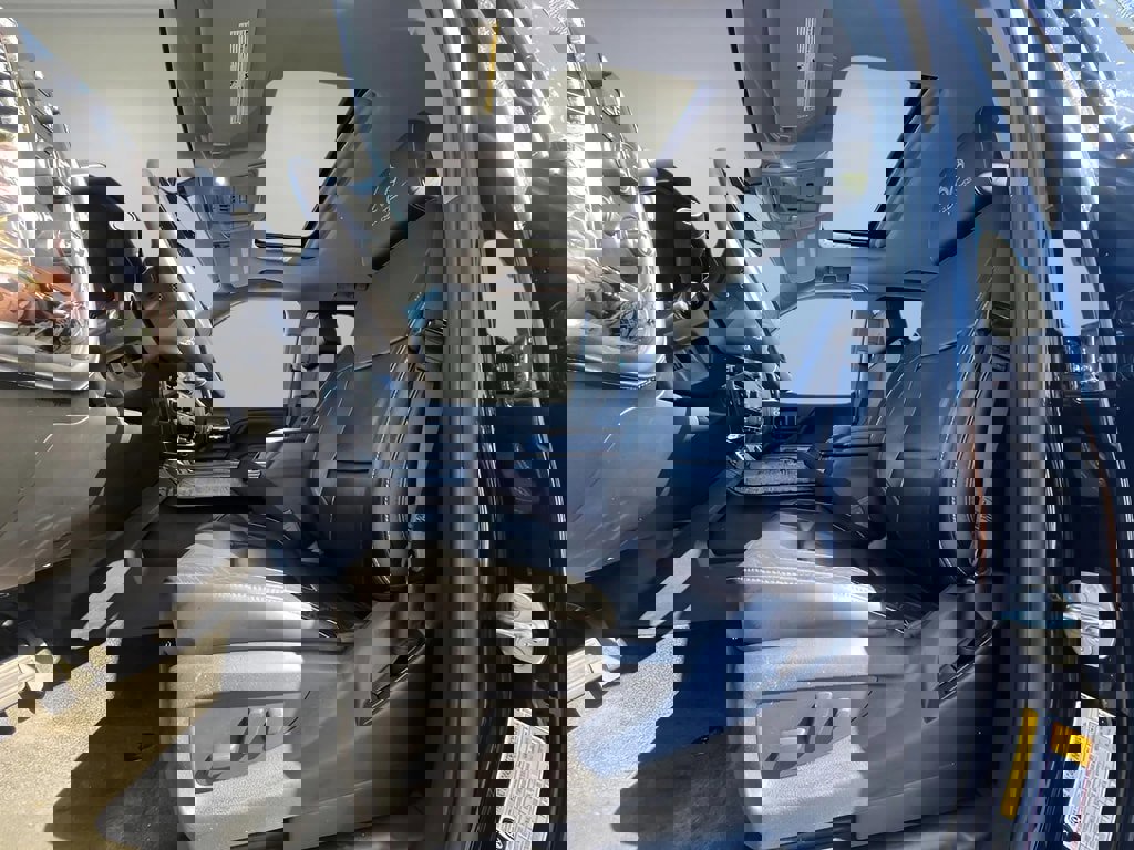 Used 2018 Chevrolet Silverado 1500 LTZ Z71 w/ Realtree Edition image 12