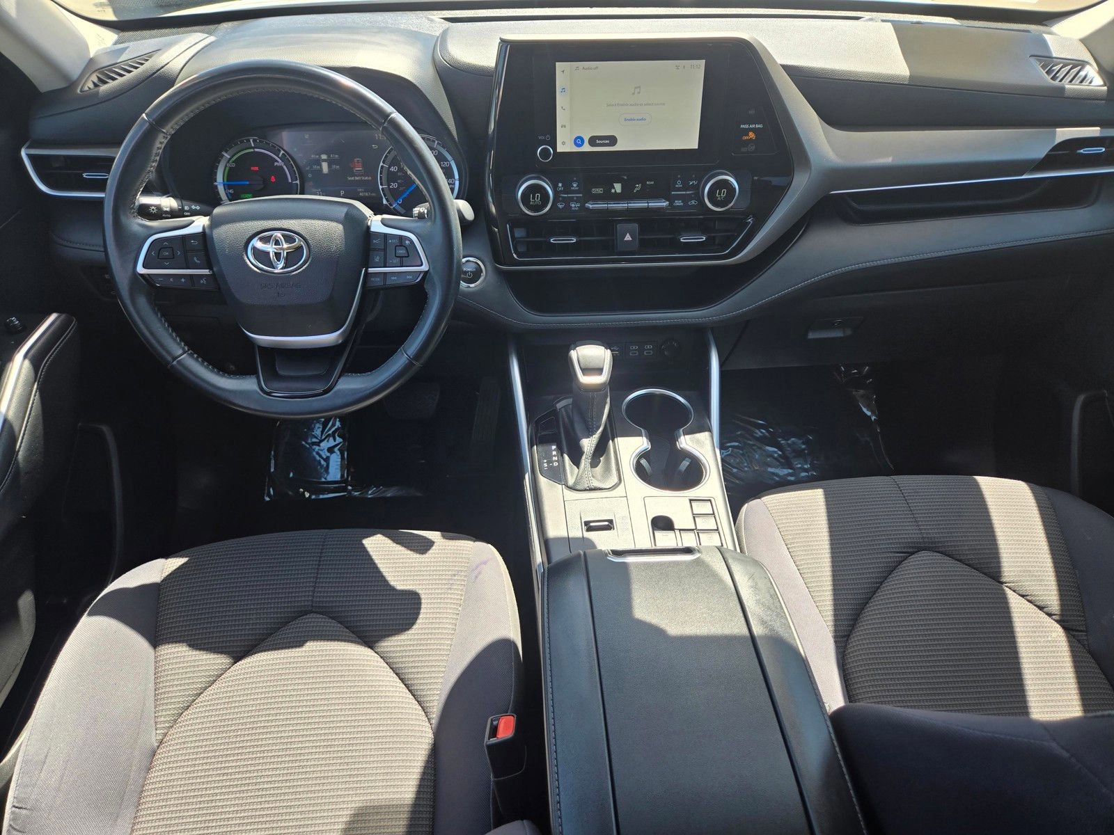 Used 2023 Toyota Highlander LE AWD/4WD image 18