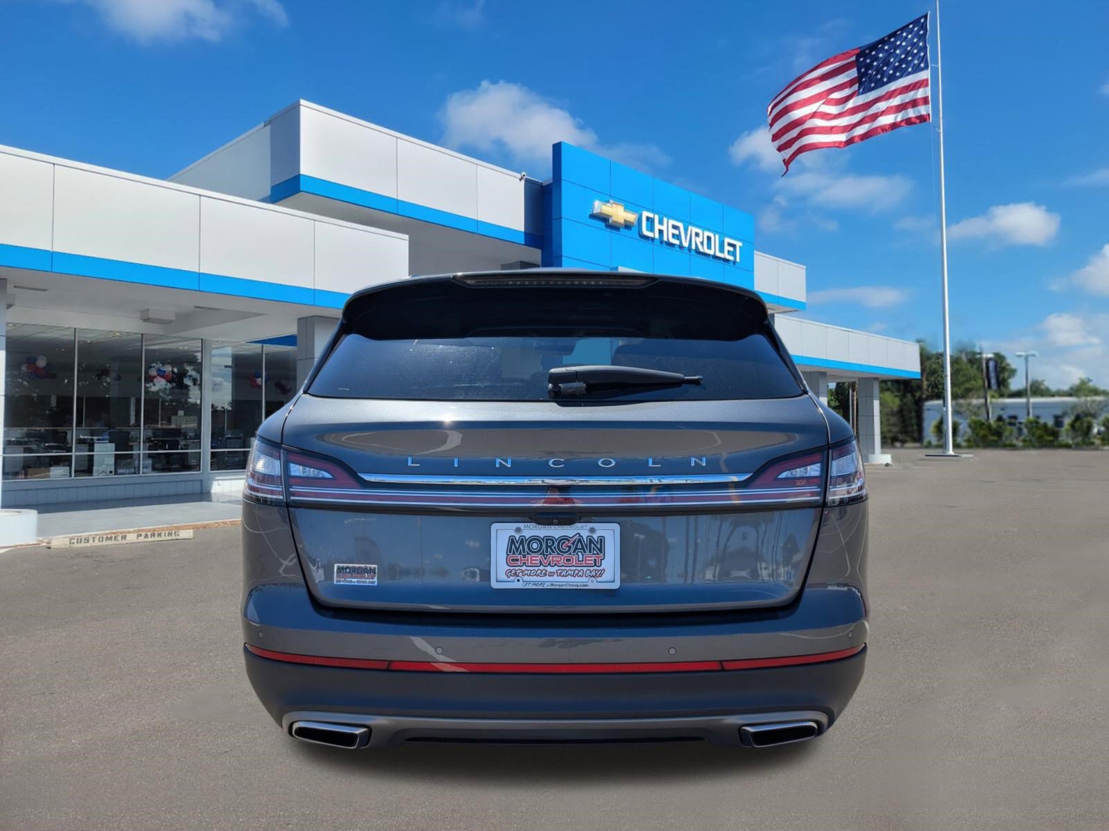 Used 2023 Lincoln Nautilus FWD w/ Premium Package image 5