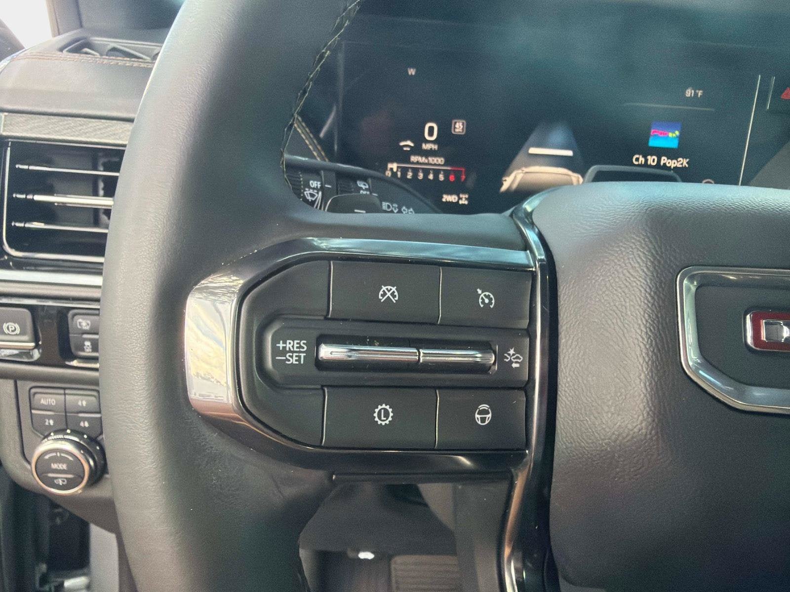 Used 2025 GMC Yukon AT4 w/ AT4 Premium Plus Package AWD/4WD image 21