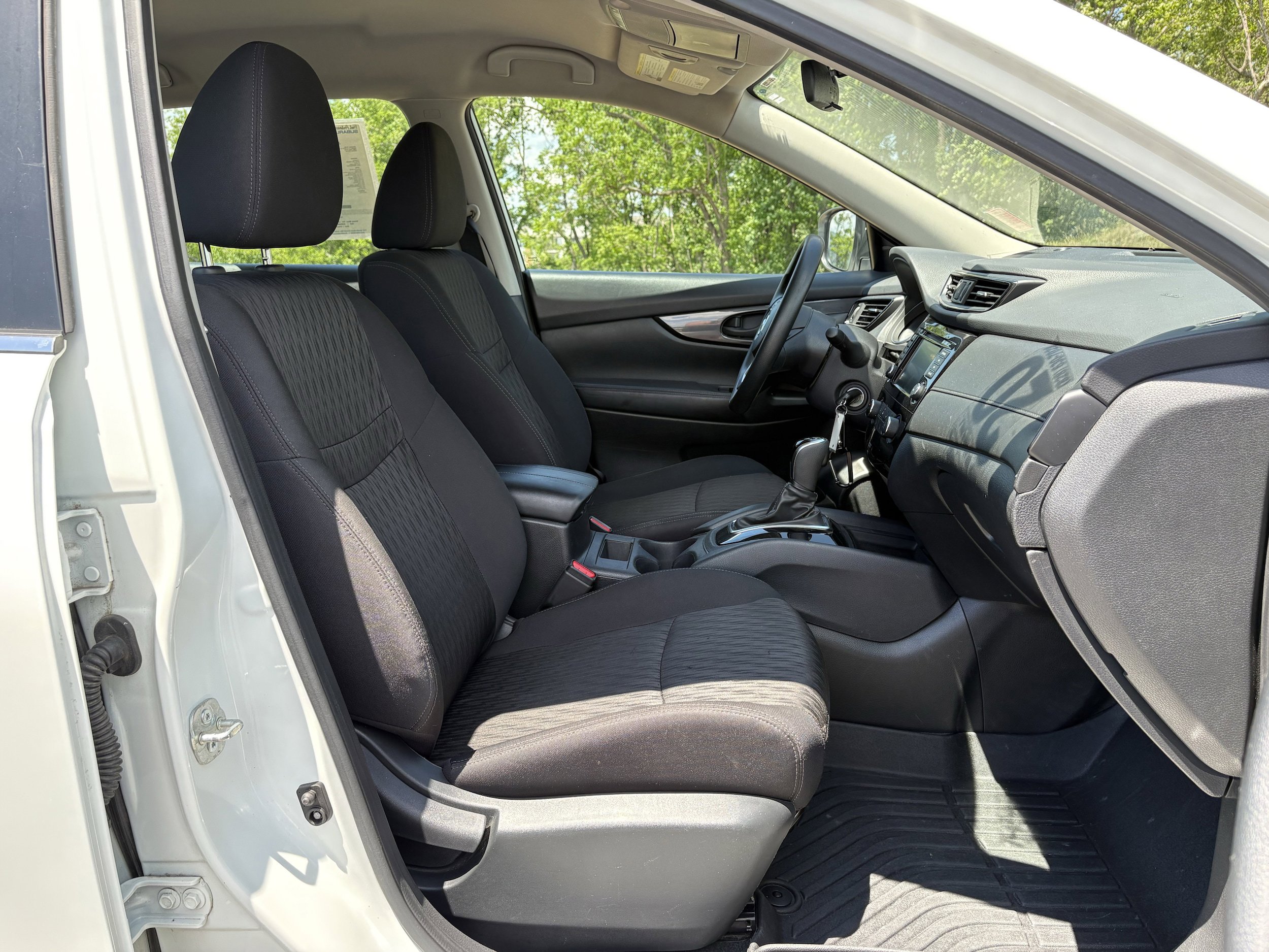 Used 2020 Nissan Rogue S AWD/4WD image 27