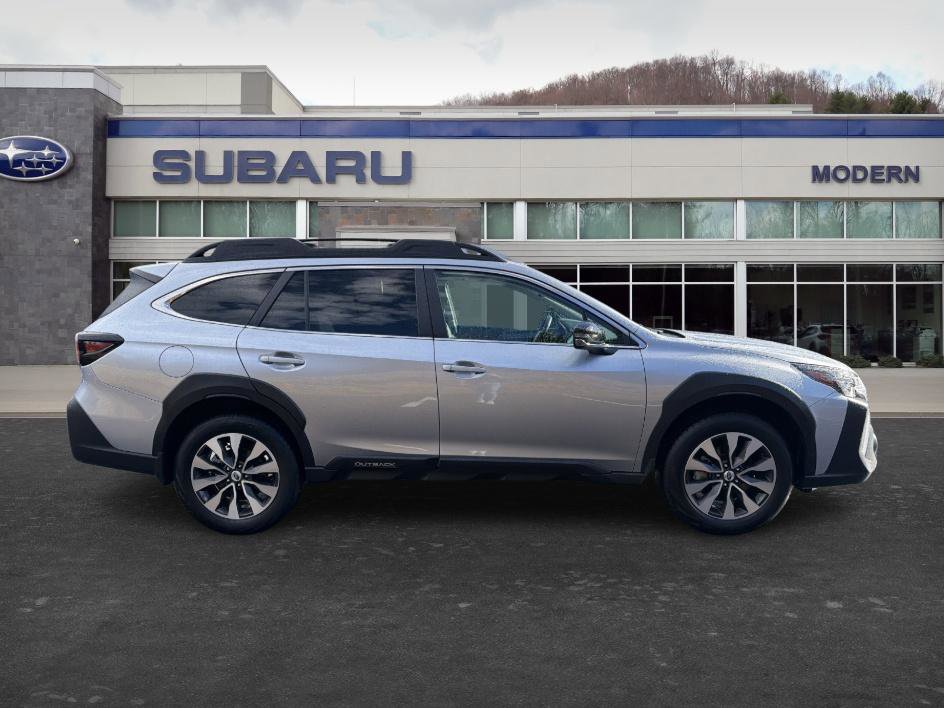 Used 2025 Subaru Outback Limited w/ Popular Package #2 image 4