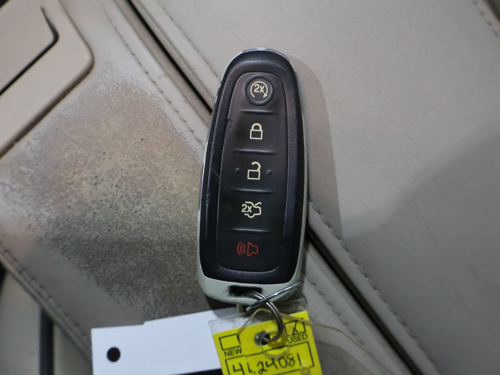 Used 2013 Lincoln MKX FWD image 26