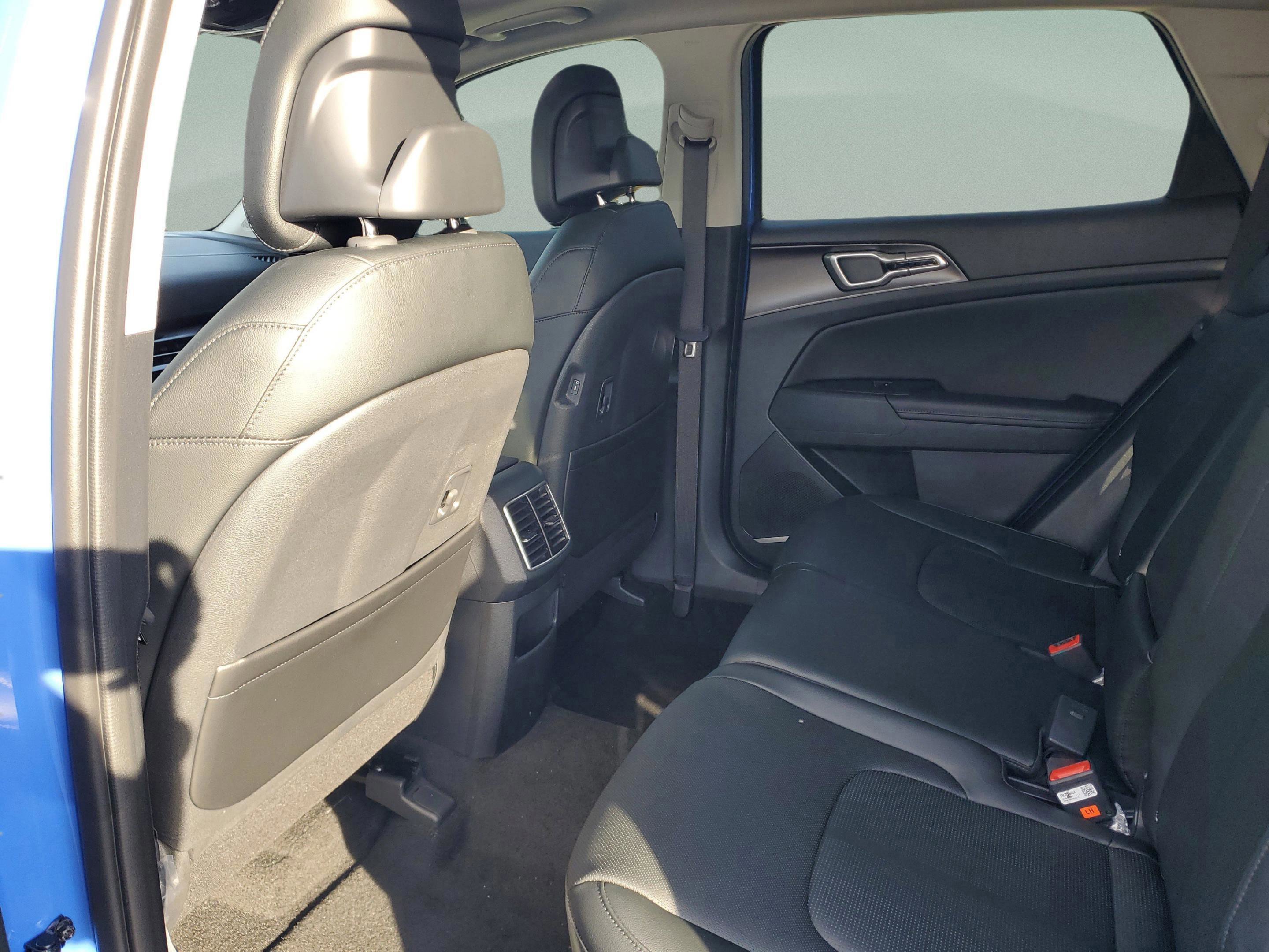 New 2026 Kia Sportage EX w/ EX Panorama Roof Package image 23