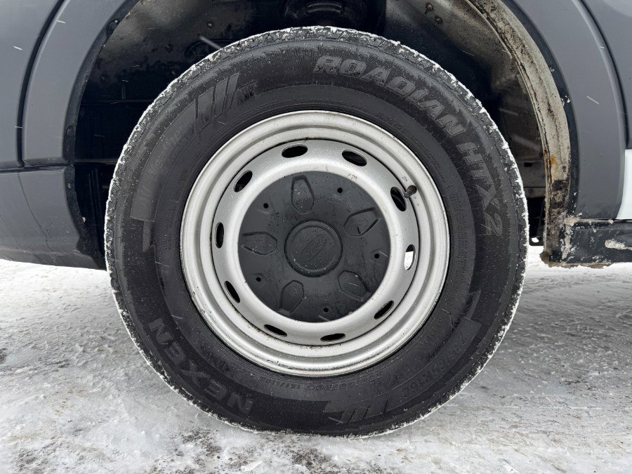 Used 2019 Ford Transit 250 T-250 130 Med Rf 9000 GVWR Sl w/ Interior Upgrade Package image 13