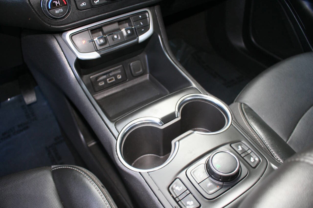 Used 2023 GMC Terrain SLT image 16