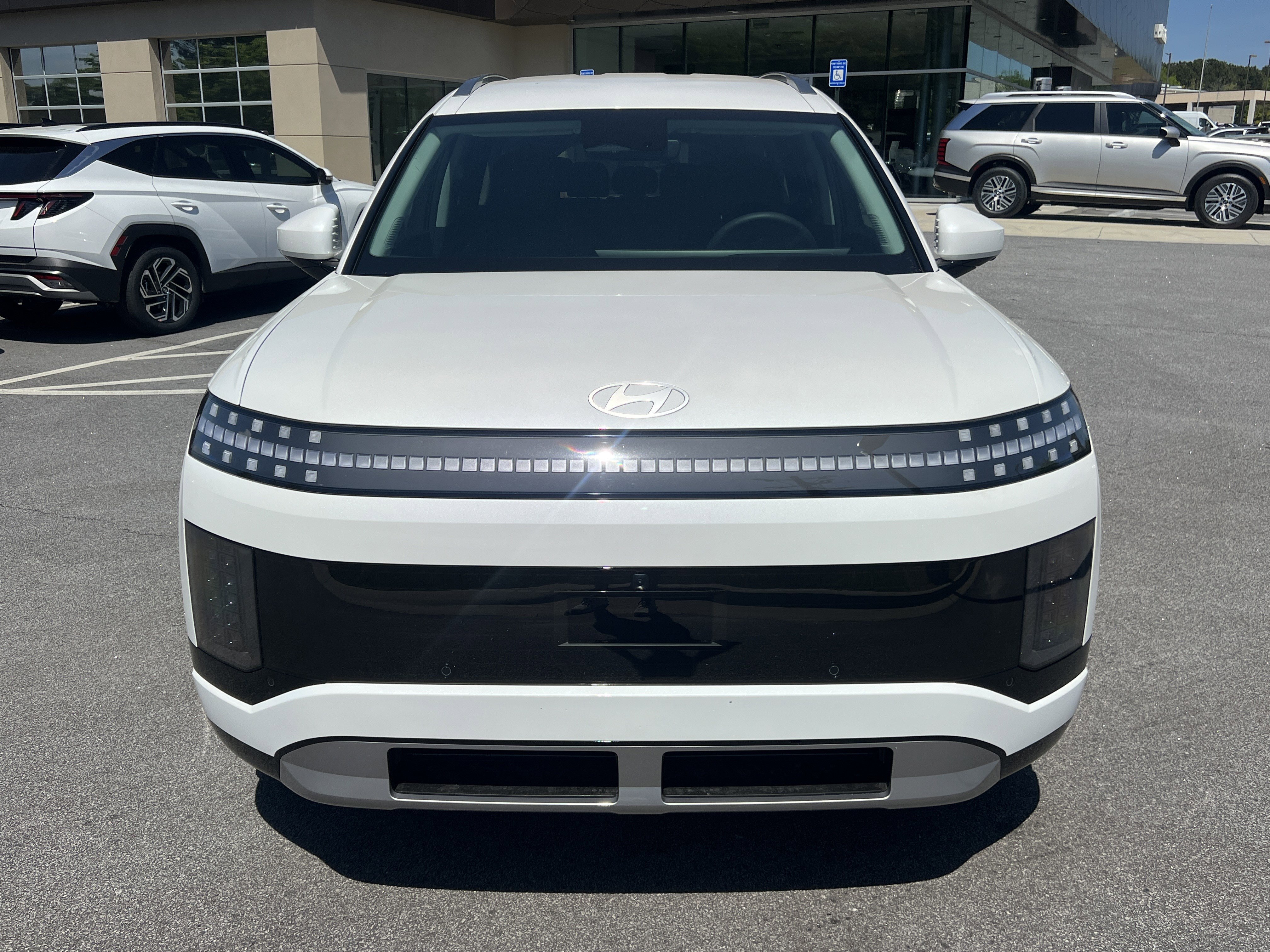 New 2026 Hyundai Ioniq 9 SEL image 2