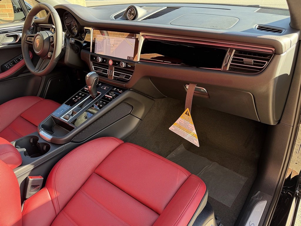 New 2026 Porsche Macan S image 22