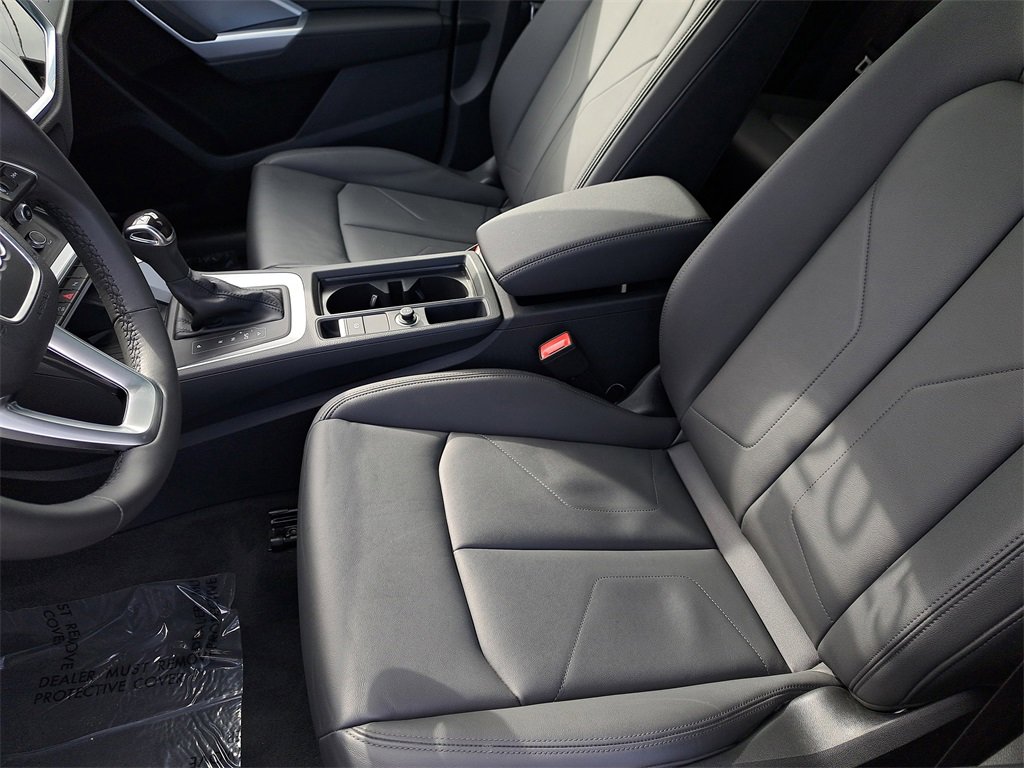 Certified 2025 Audi Q3 2.0T Premium w/ Convenience Package image 18