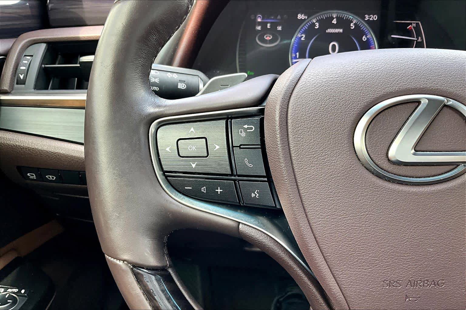 Used 2020 Lexus ES 350 Ultra Luxury w/ Accessory Package 2 FWD image 24