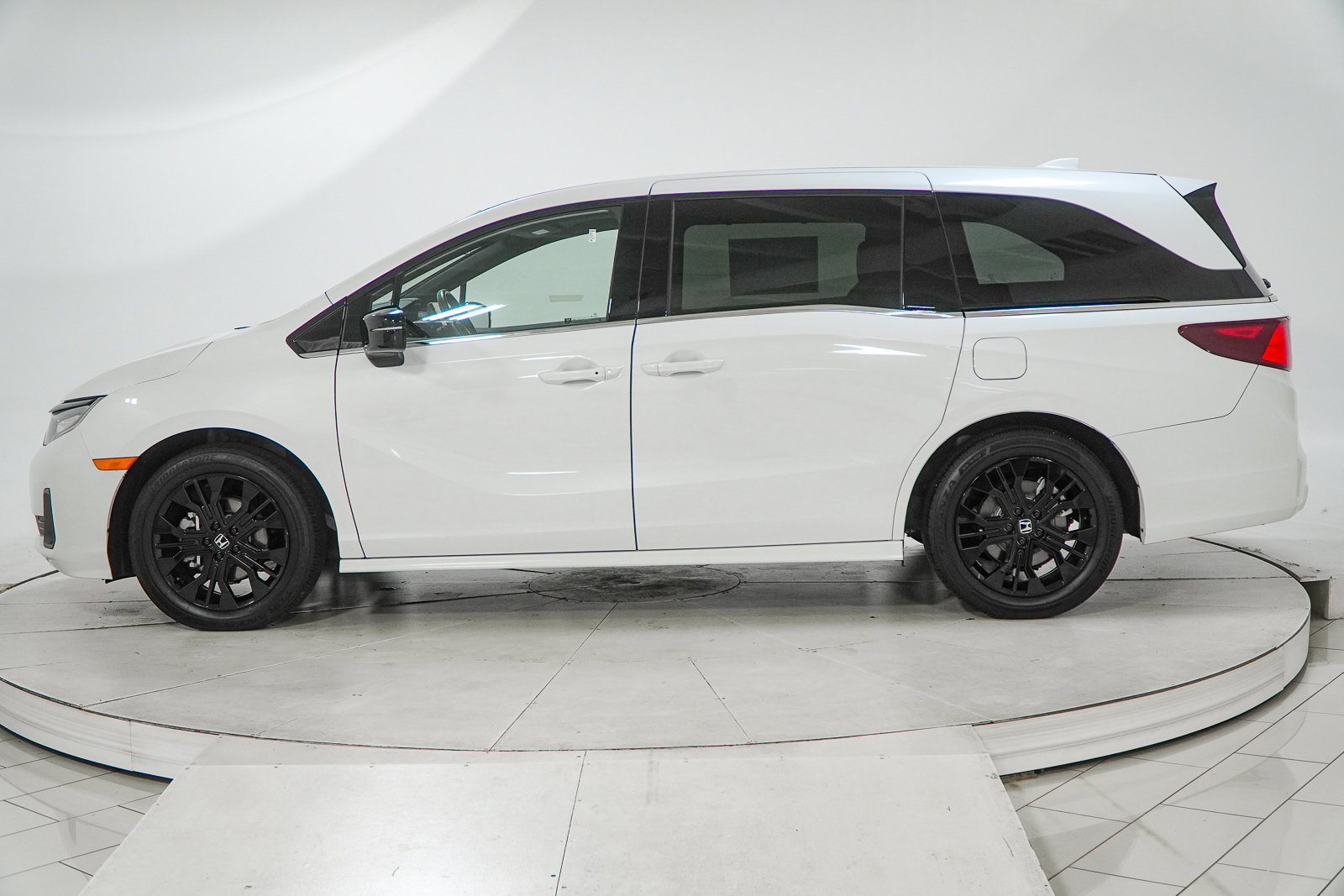 Used 2025 Honda Odyssey Sport-L image 5