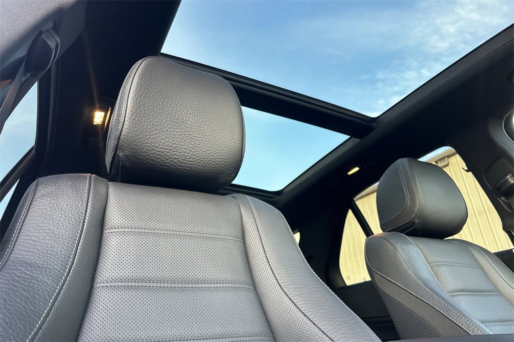 Used 2024 Mercedes-Benz GLE 450e 4MATIC image 19