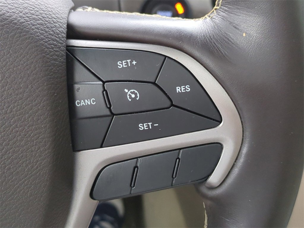 Certified 2020 Jeep Grand Cherokee Overland image 28