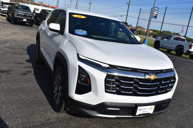 Used 2025 Chevrolet Equinox LT FWD image 9