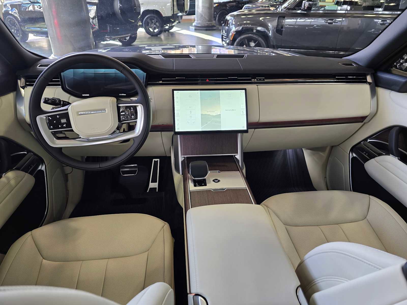 New 2026 Land Rover Range Rover SE image 20