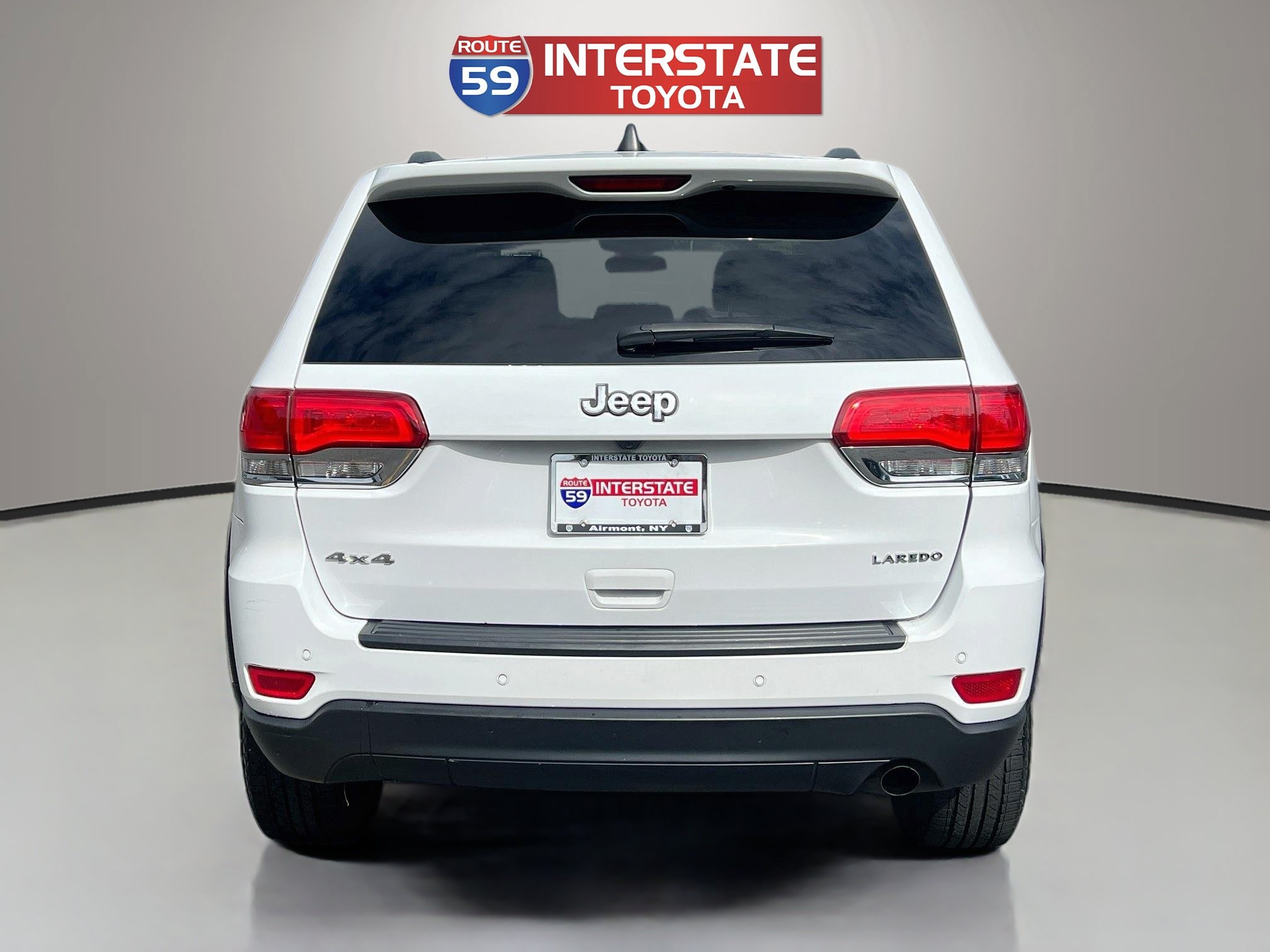 Used 2019 Jeep Grand Cherokee Laredo AWD/4WD image 6