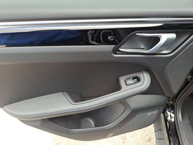 Certified 2020 Porsche Macan S image 21