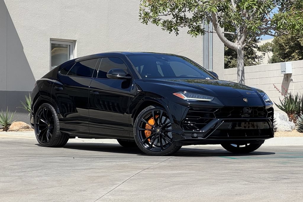Used 2020 Lamborghini Urus AWD/4WD image 2